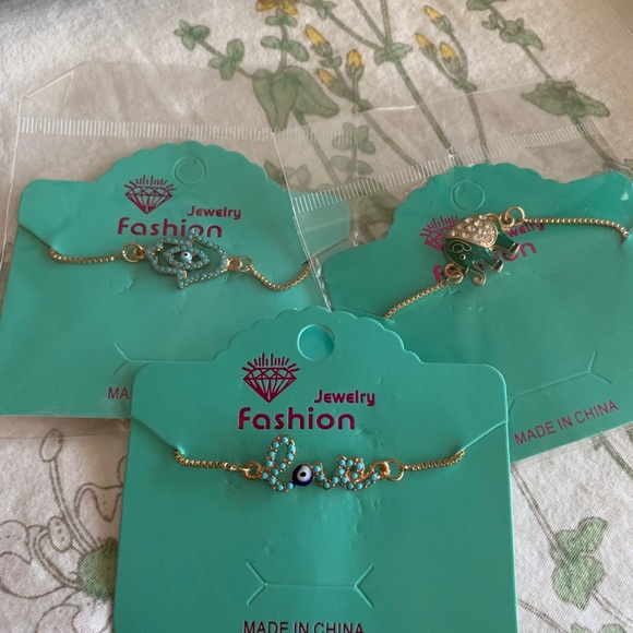 Bracelets - Picture 4 of 5